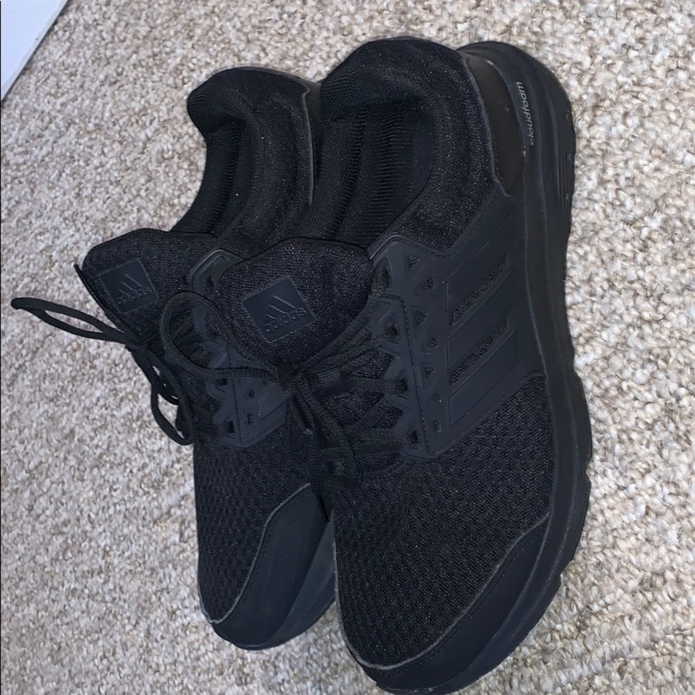 Adidas cloud foam shoes